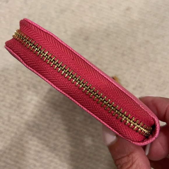 Tory Burch zip wallet - Picture 5 of 7